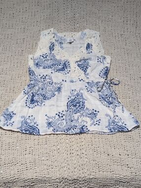 382- Cabi White Sleeveless Top with Blue Paisley and Lace Trim